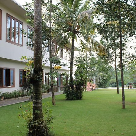 Jimmers Mountain Resort Puncak Exterior foto